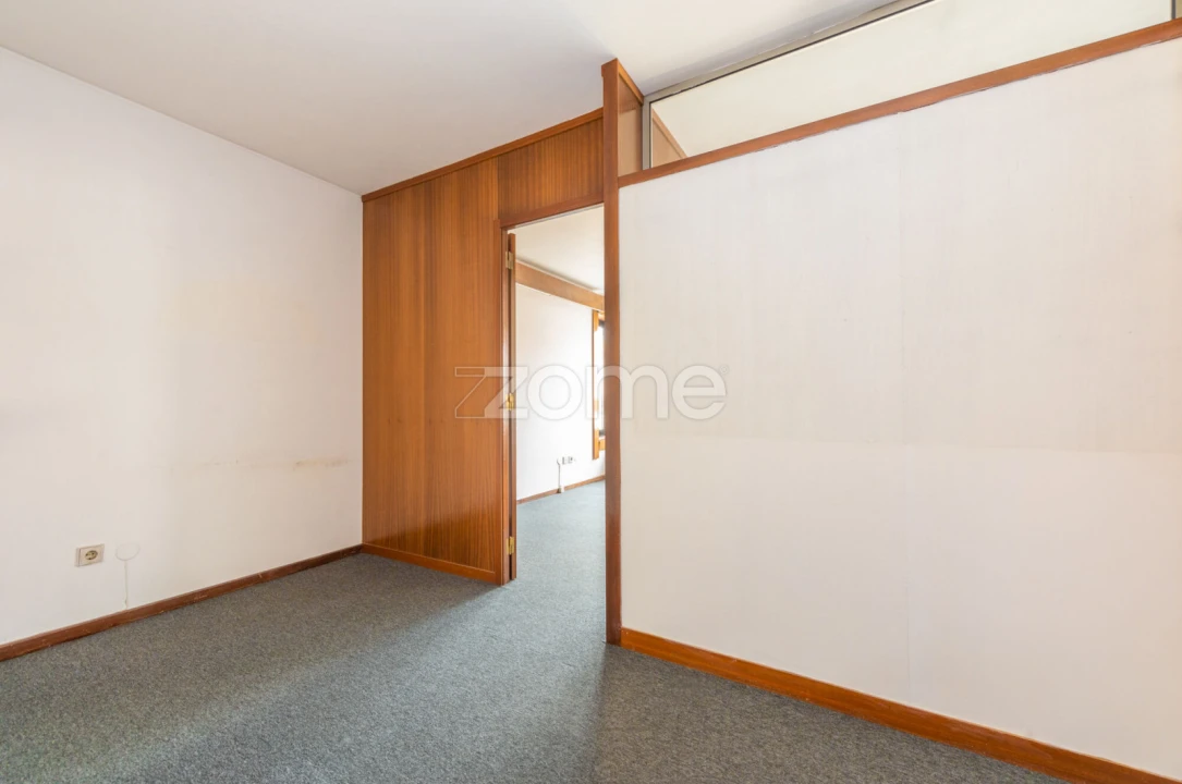 Escritório para Arrendamento em Lordelo do Ouro e Massarelos Foto 3