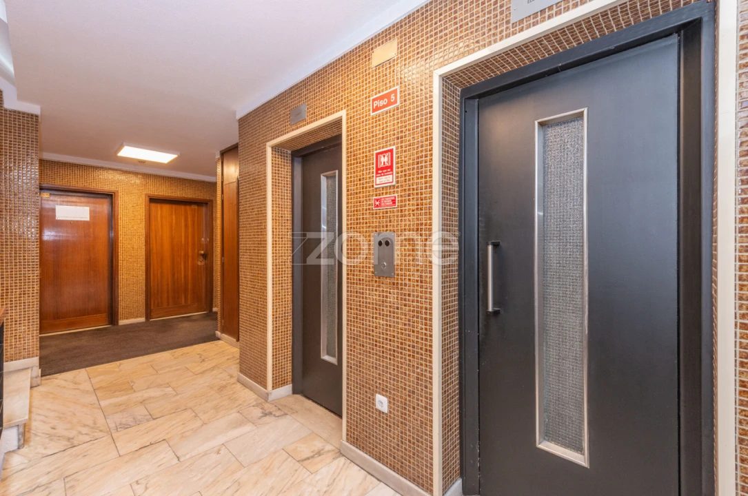 Escritório para Arrendamento em Lordelo do Ouro e Massarelos Foto 15