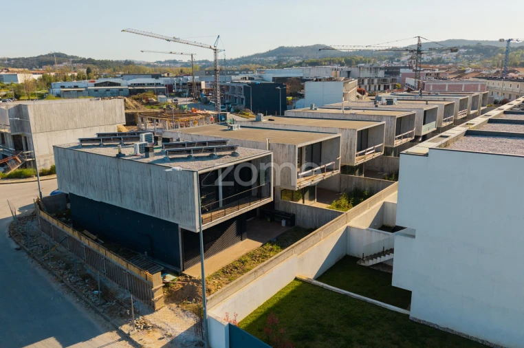 Moradia T4 para Venda em Merelim (São Pedro) e Frossos Foto 24