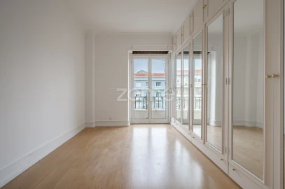 Apartamento T4 para Arrendamento em Areeiro