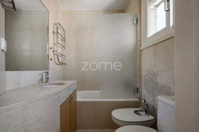 Apartamento T4 para Arrendamento em Areeiro