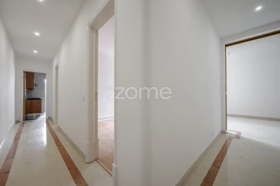 Apartamento T4 para Arrendamento em Areeiro