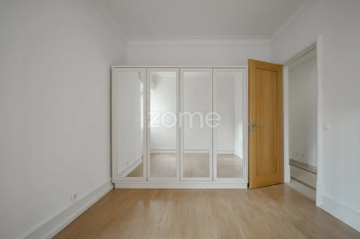 Apartamento T4 para Arrendamento em Areeiro