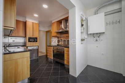 Apartamento T4 para Arrendamento em Areeiro