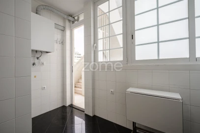 Apartamento T4 para Arrendamento em Areeiro