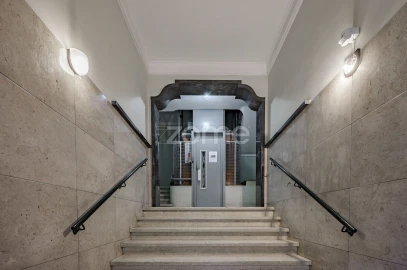 Apartamento T4 para Arrendamento em Areeiro