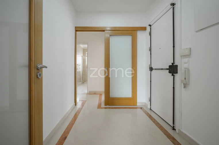 Apartamento T4 para Arrendamento em Areeiro Foto 2