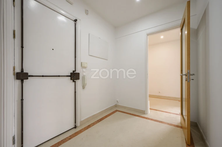 Apartamento T4 para Arrendamento em Areeiro Foto 3