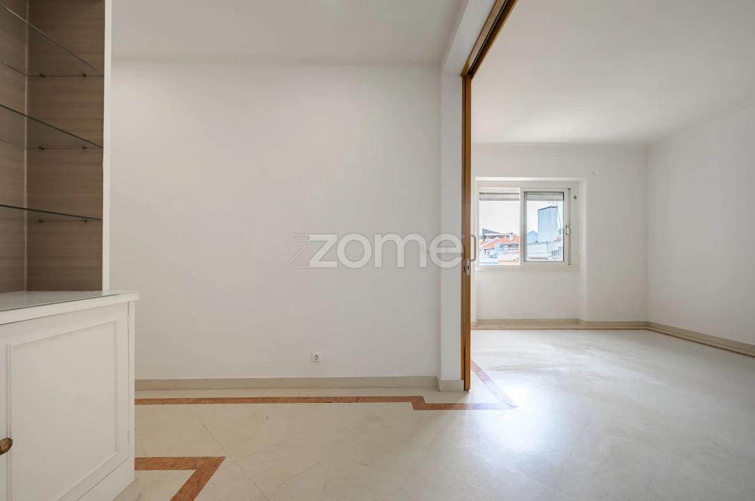 Apartamento T4 para Arrendamento em Areeiro Foto 12