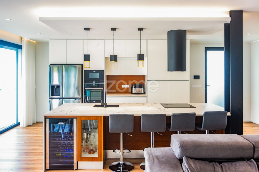 Moradia T4 para Venda em Cabouco Foto 12