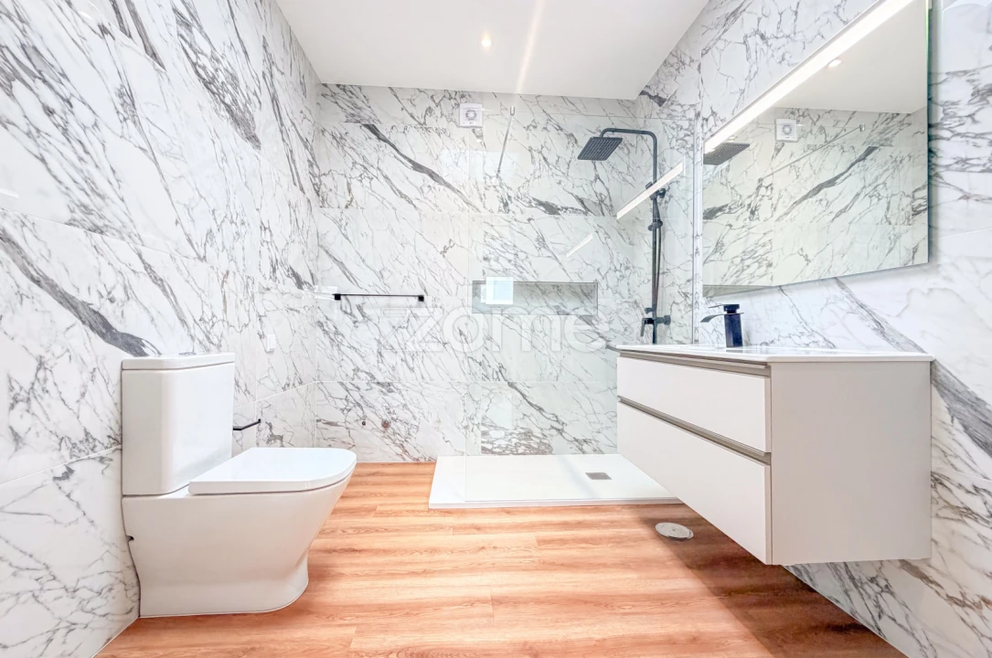 Moradia T4 para Venda em Cabouco Foto 19