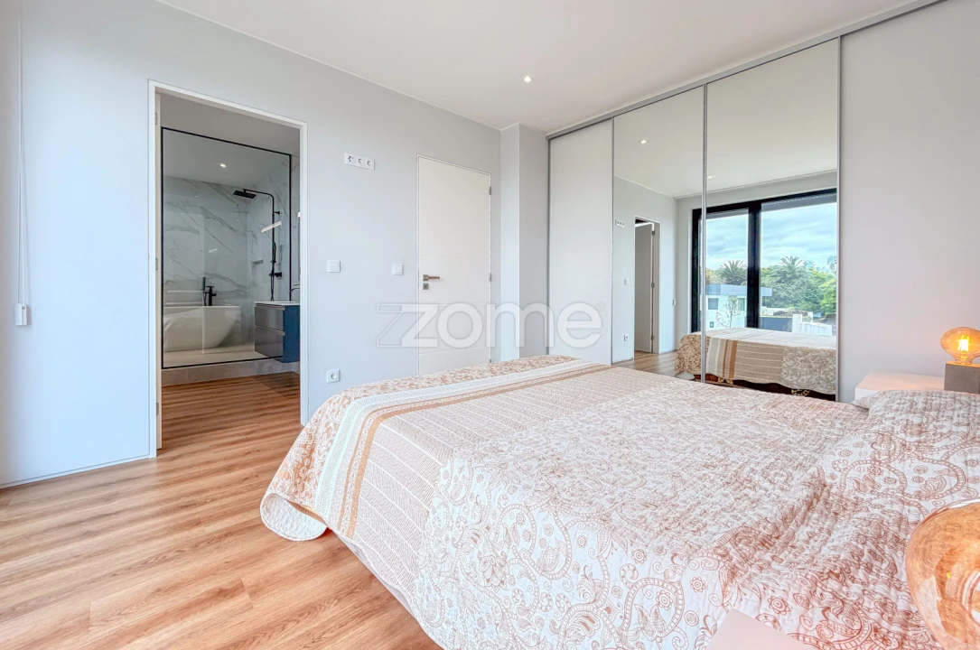 Moradia T4 para Venda em Cabouco Foto 25