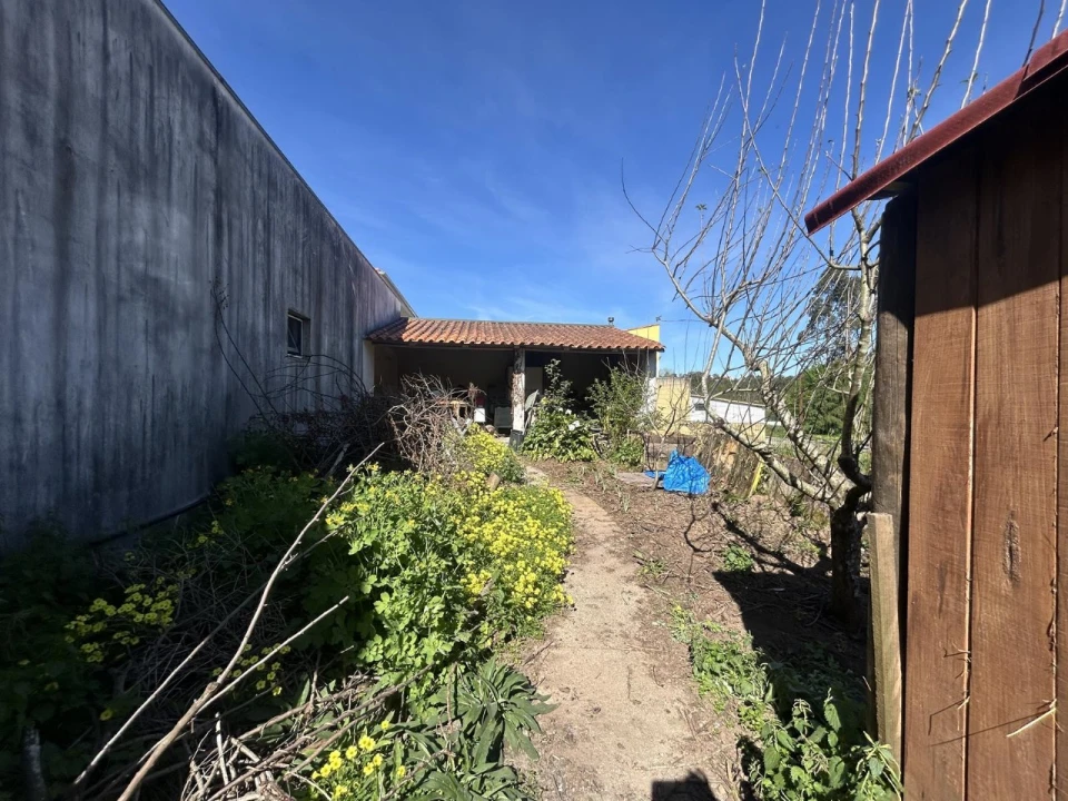 Moradia T3 para Venda em Oiã Foto 37