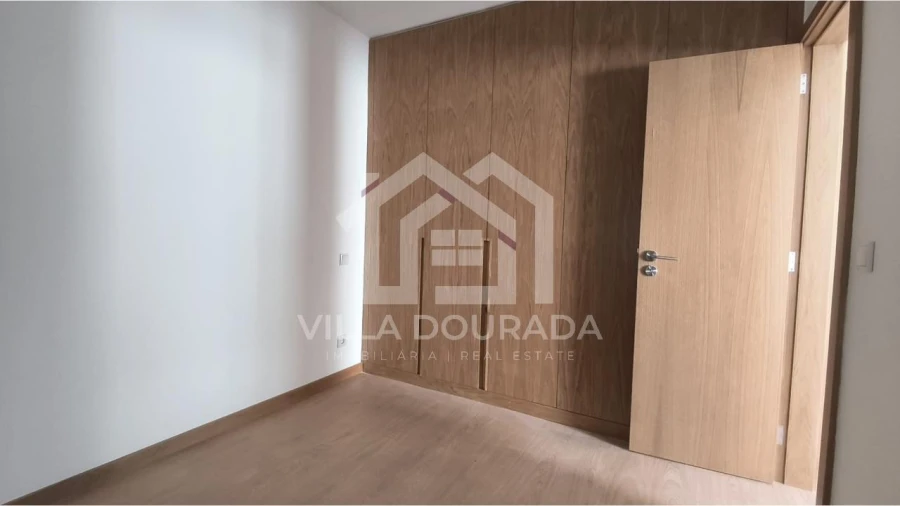 Apartamento para Venda em Oliveira do Douro Foto 14