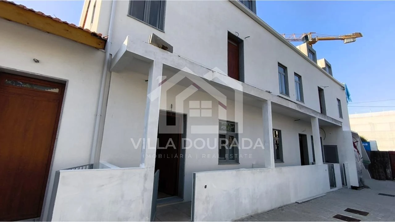 Apartamento para Venda em Oliveira do Douro Foto 2