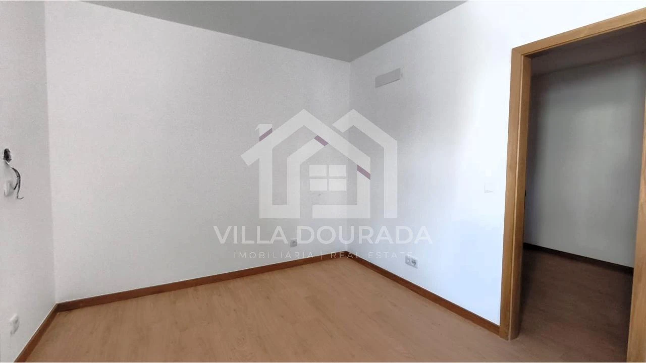 Apartamento para Venda em Oliveira do Douro Foto 11