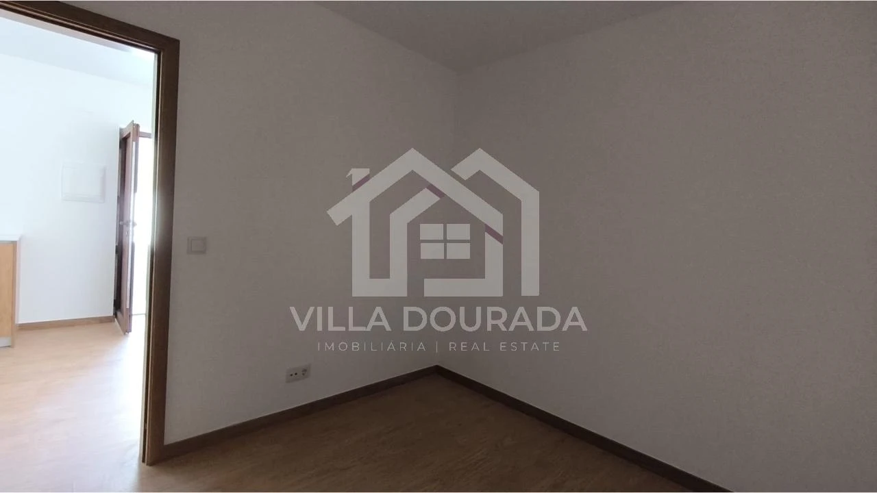 Apartamento para Venda em Oliveira do Douro Foto 16