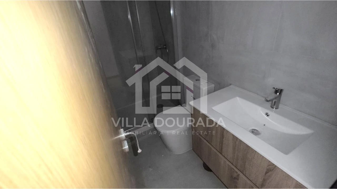 Apartamento para Venda em Oliveira do Douro Foto 18