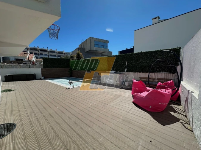 Moradia T4 para Venda em Charneca de Caparica e Sobreda Foto 36