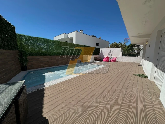 Moradia T4 para Venda em Charneca de Caparica e Sobreda Foto 38