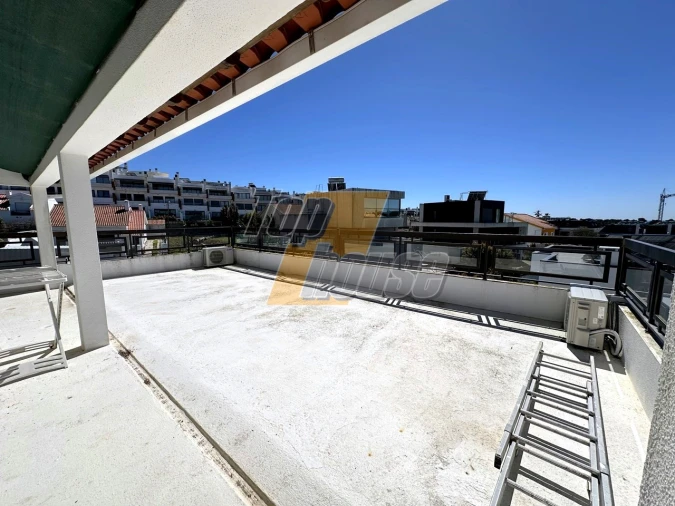 Moradia T4 para Venda em Charneca de Caparica e Sobreda Foto 26
