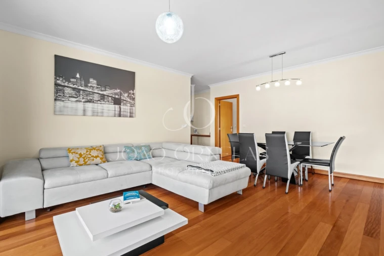 Apartamento T2 para Venda em Santo Antonio Foto 9