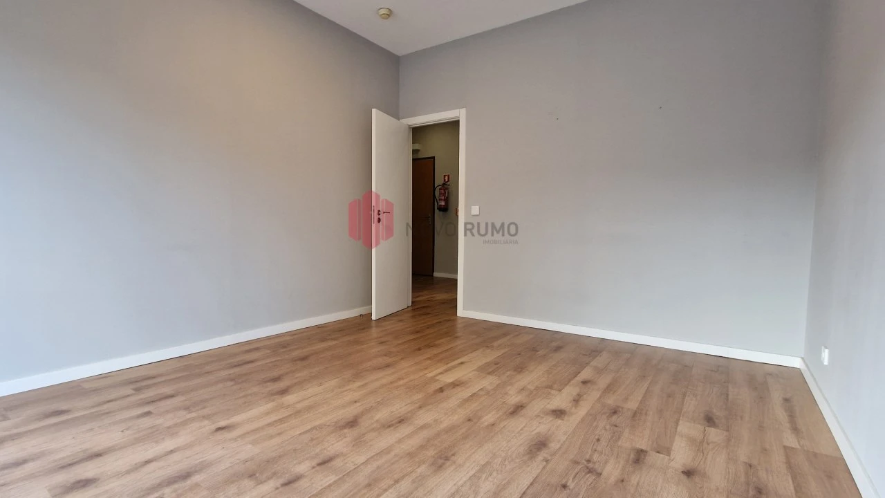 Escritório para Arrendamento em Cidade da Maia Foto 13