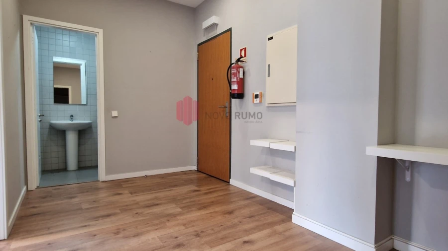 Escritório para Arrendamento em Cidade da Maia Foto 7