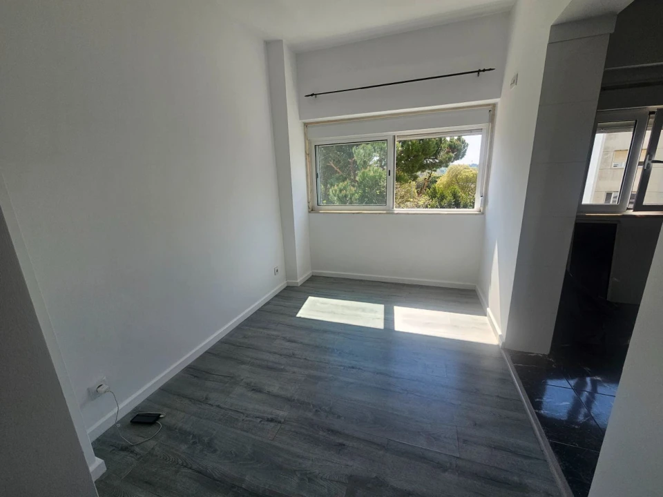 Apartamento T3 para Arrendamento em Queluz e Belas Foto 6