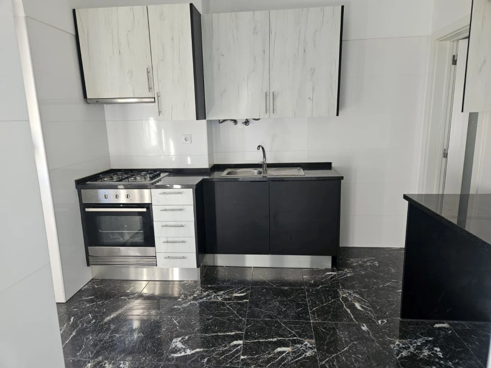 Apartamento T3 para Arrendamento em Queluz e Belas Foto 6