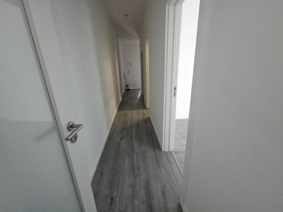 Apartamento T3 para Arrendamento em Queluz e Belas Foto 10