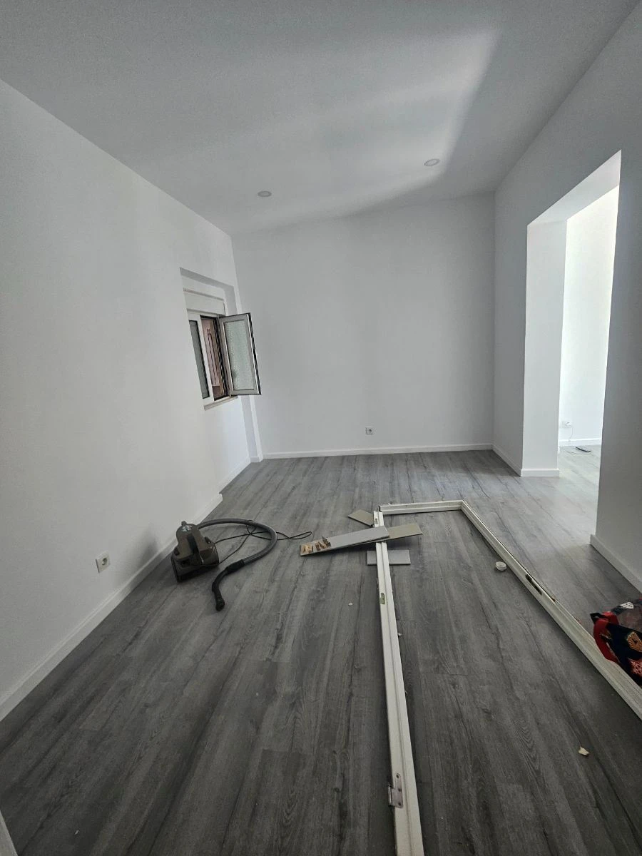 Apartamento T3 para Arrendamento em Queluz e Belas Foto 5