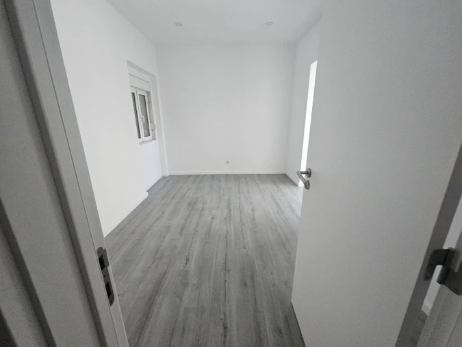 Apartamento T3 para Arrendamento em Queluz e Belas Foto 11