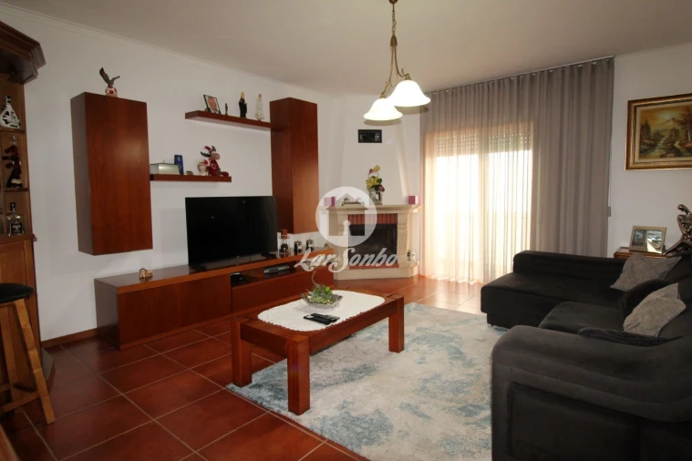 Apartamento T3 para Venda em Estorãos Foto 9
