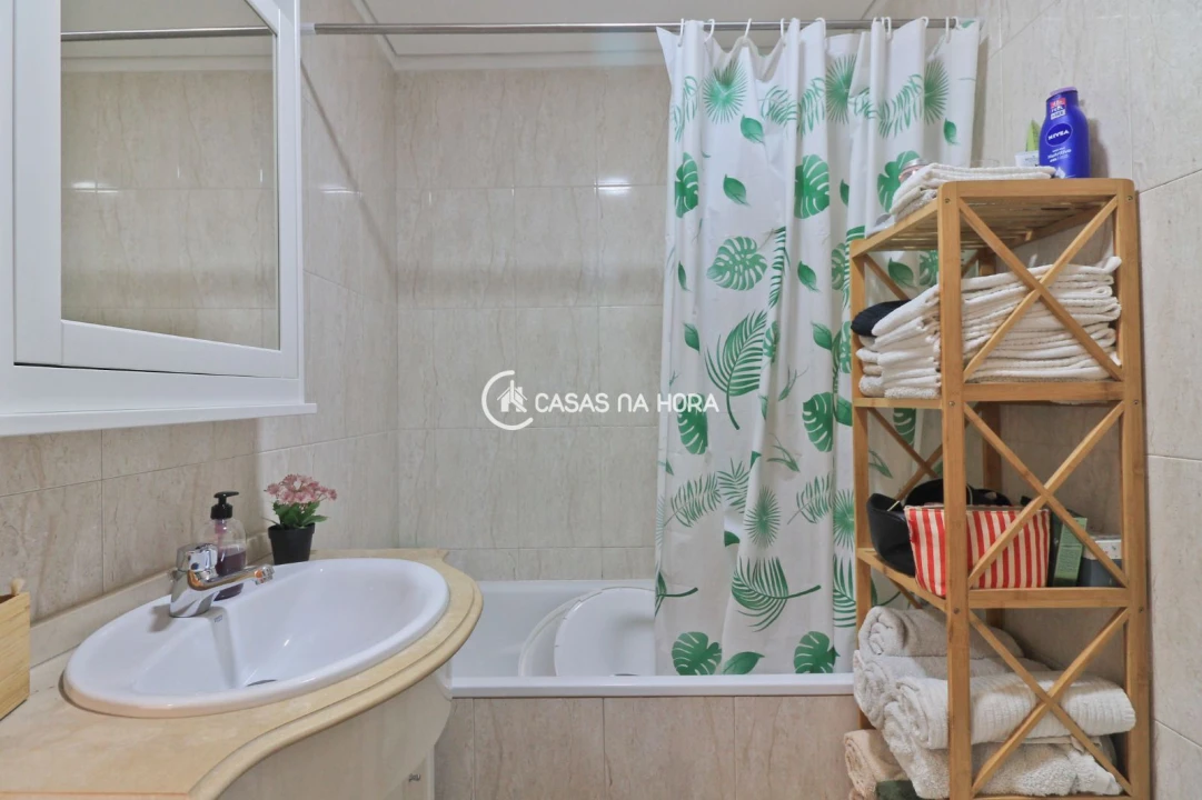 Apartamento T2 para Venda em Castêlo da Maia Foto 16