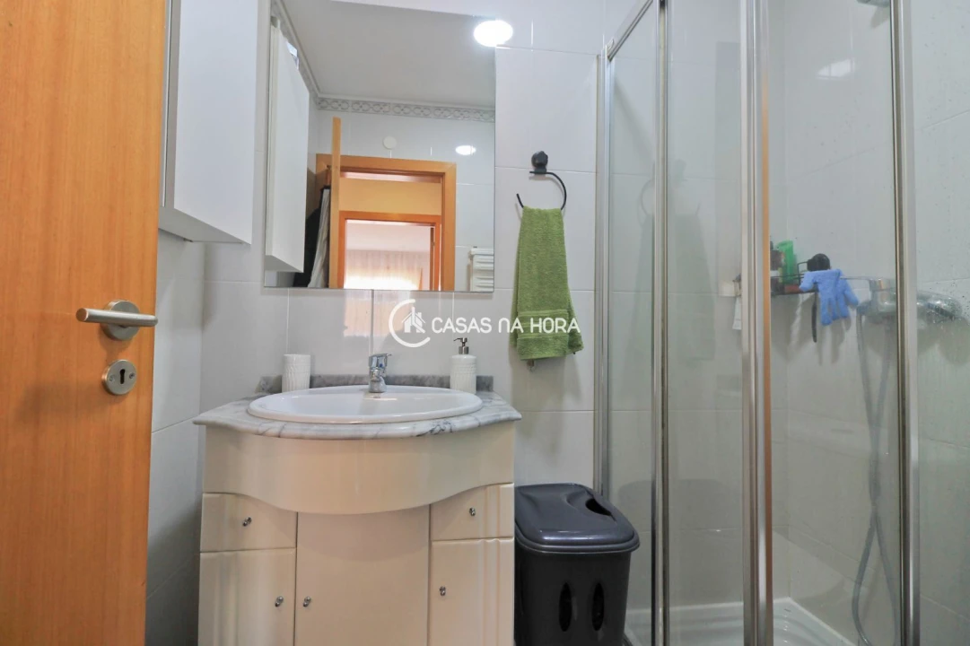 Apartamento T2 para Venda em Castêlo da Maia Foto 28