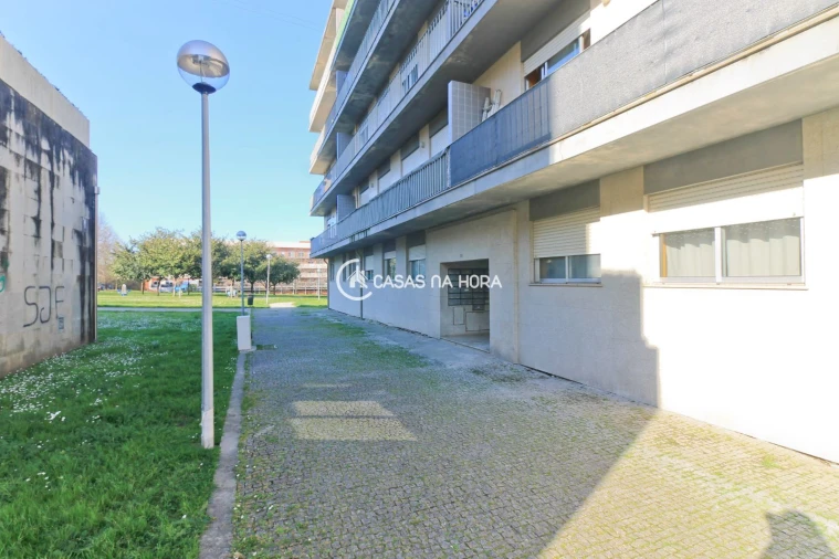 Apartamento T2 para Venda em Castêlo da Maia Foto 7