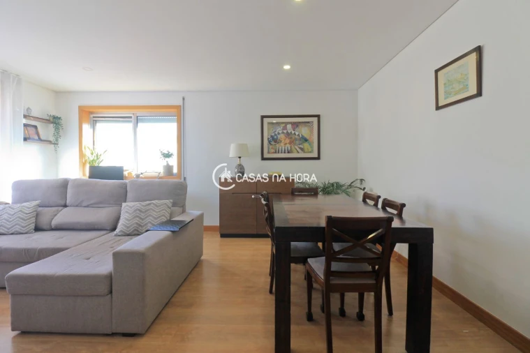 Apartamento T2 para Venda em Castêlo da Maia Foto 12