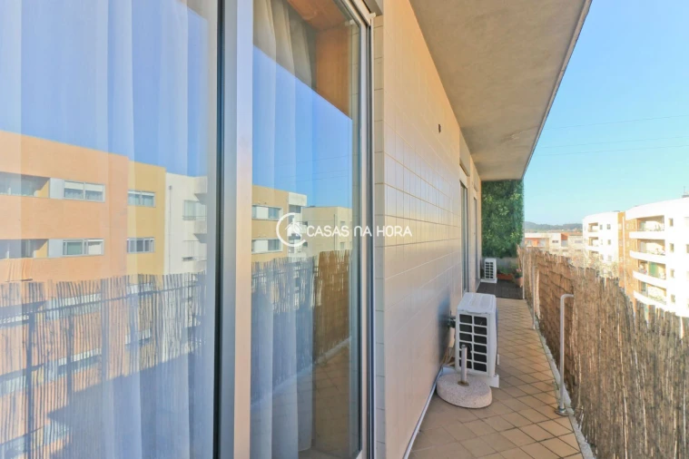 Apartamento T2 para Venda em Castêlo da Maia Foto 17
