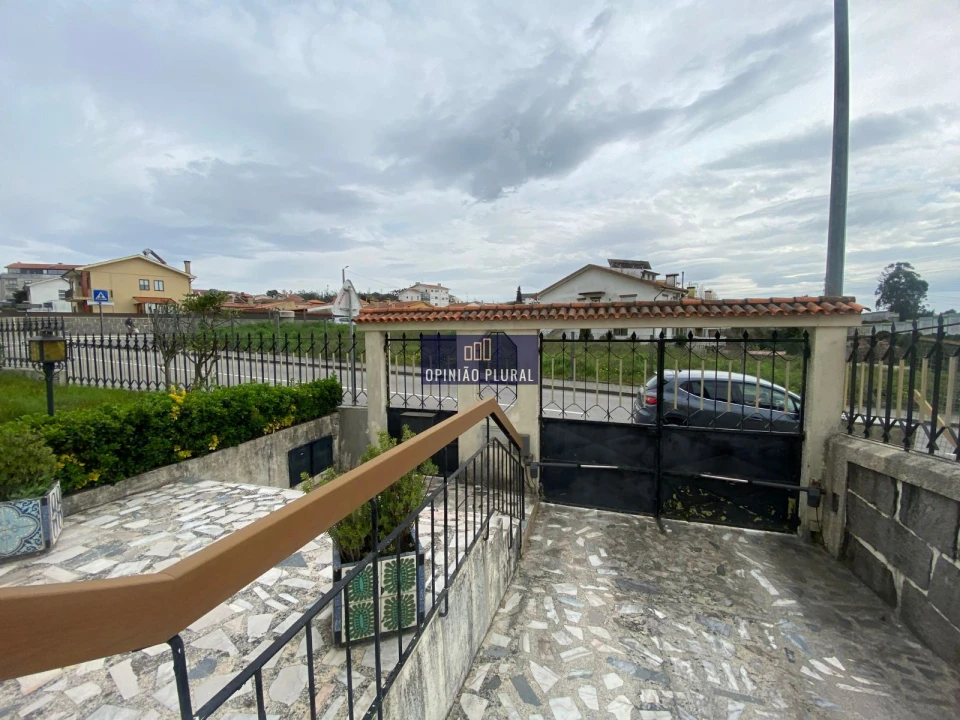 Moradia T4 para Venda em Serzedo e Perosinho Foto 28