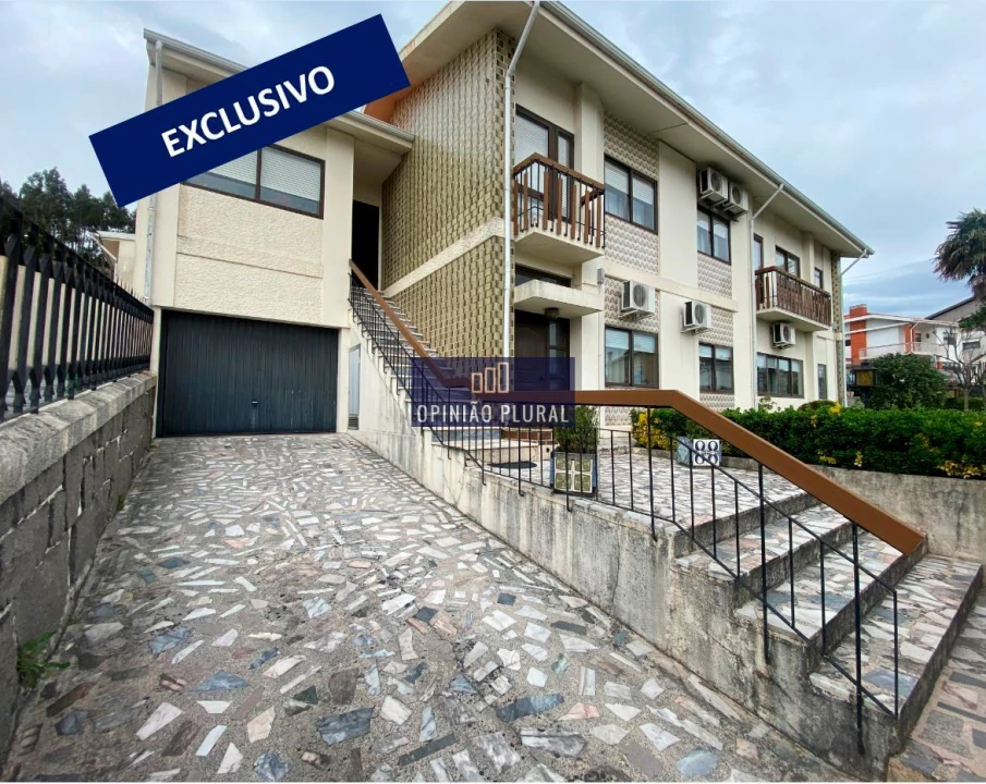 Moradia T4 para Venda em Serzedo e Perosinho Foto 1