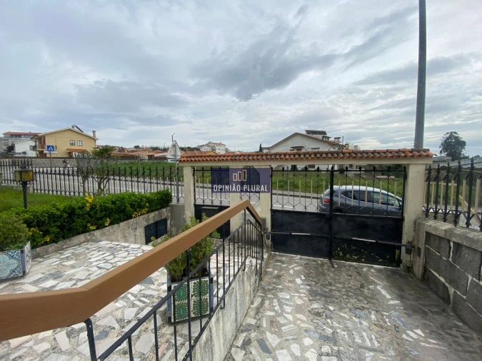 Moradia T4 para Venda em Serzedo e Perosinho Foto 28