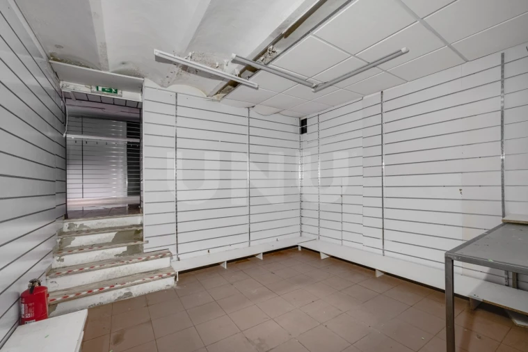 Loja para Arrendamento em Évora (São Mamede, Sé, São Pedro e Santo Antão) Foto 8