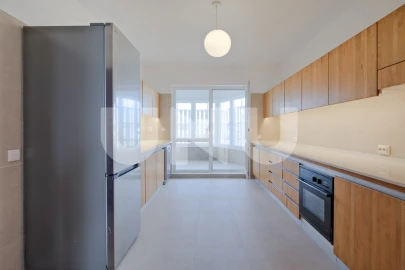 Apartamento T3 para Arrendamento em Oeiras e São Julião da Barra, Paço de Arcos e Caxias