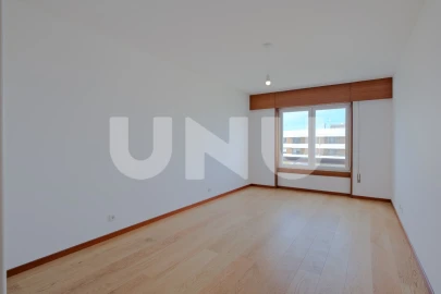 Apartamento T3 para Arrendamento em Oeiras e São Julião da Barra, Paço de Arcos e Caxias