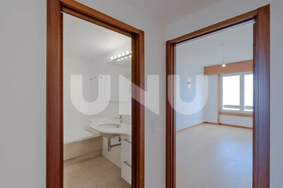 Apartamento T3 para Arrendamento em Oeiras e São Julião da Barra, Paço de Arcos e Caxias