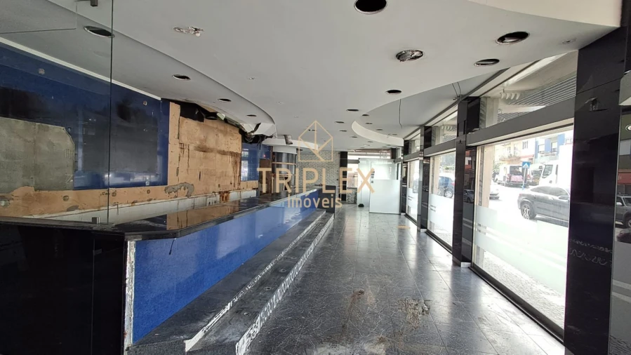 Loja para Arrendamento em Pedrouços Foto 5