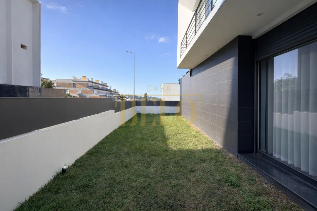 Moradia T3 para Venda em Valongo Foto 60