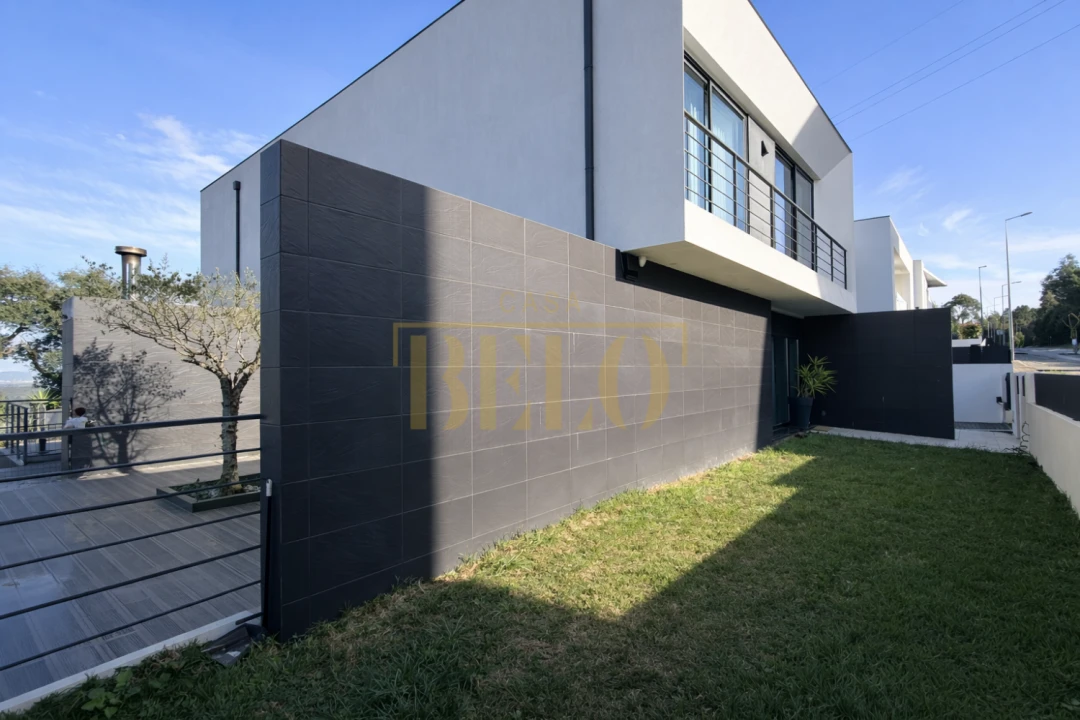 Moradia T3 para Venda em Valongo Foto 59