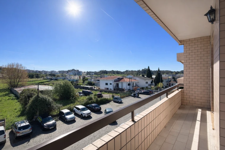 Apartamento T2 para Venda em Nogueira e Silva Escura Foto 18